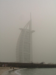 Burj Al-Arab im Nebel