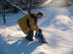 Florian versinkt im Schnee